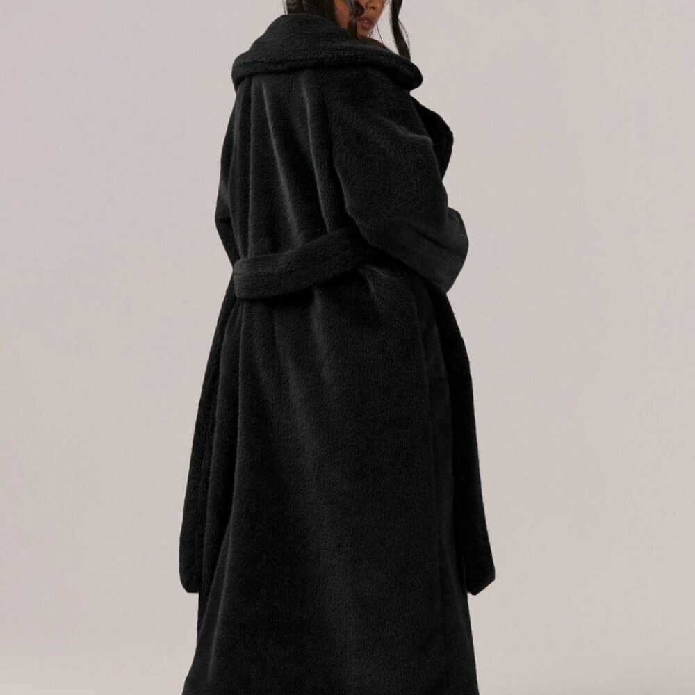 Black Elegant Women's Oversized Fuzzy Faux Fur Maxi Coat - Picture 3 of 6